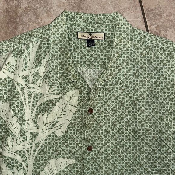 Tommy Bahama Green Patterned Tropical Shirt XL Silk/Linen - Picture 1 of 4